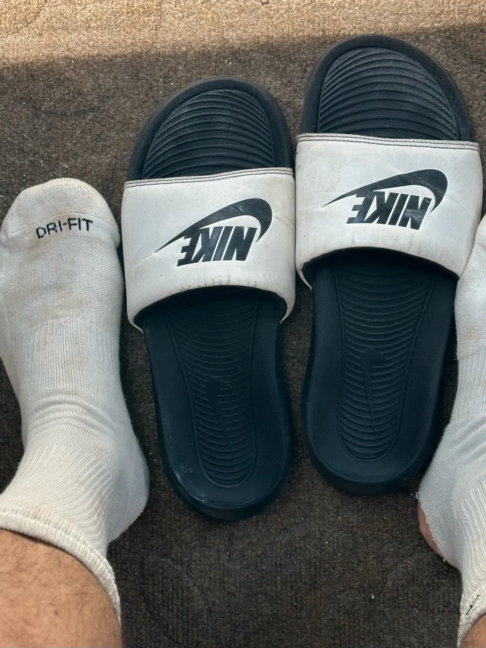 Men’s Nike Slides 11